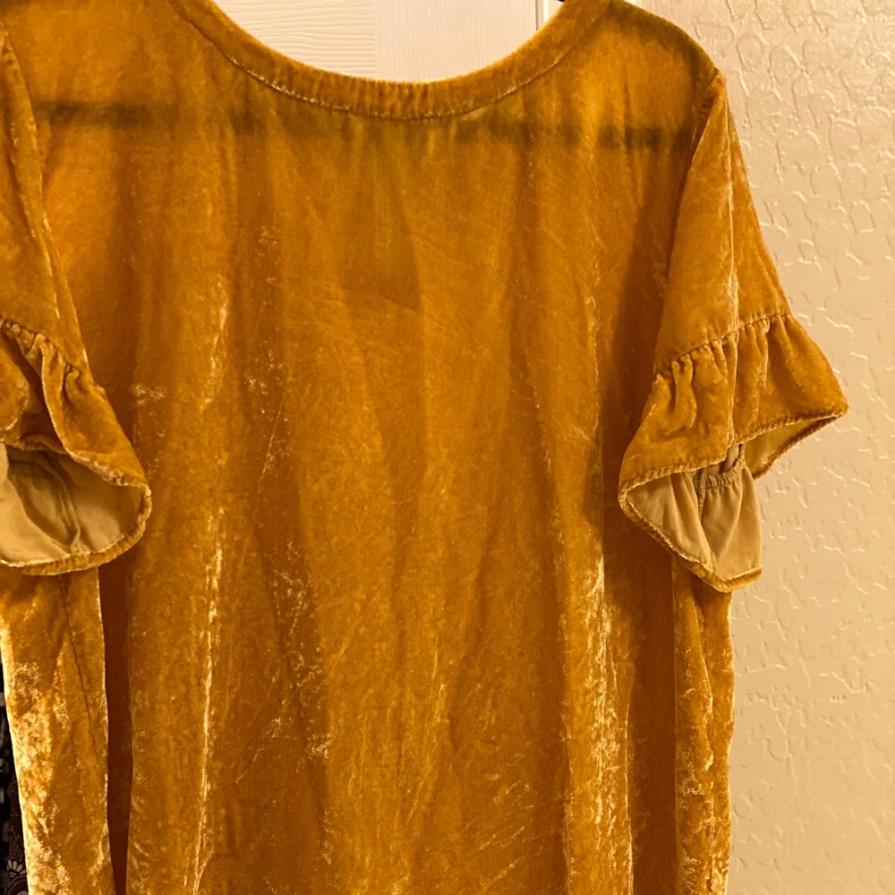 Velvet feel gold top